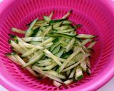 主菜にも❢ 新玉ねぎとシーチキンのサラダ作り方4写真