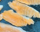 手軽に豪華🍣サーモン寿司おにぎり✨🤗作り方1写真