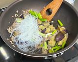 揚げ茄子と春雨の炒め物作り方6写真