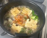 旨味たっぷり！ 牡蠣と豆腐のキムチチゲ作り方2写真