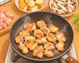 鶏肉と厚揚げ・しめじの炒め🍳作り方2写真