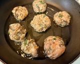 【簡単作り置き】鶏挽肉ともずく焼き作り方4写真