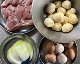 秋を楽しむ♪和栗と鶏肉、きのこの煮込み作り方1写真