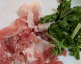 豚バラ肉と大根＆葉っぱ入りお味噌汁作り方1写真