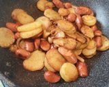 簡単🌟じゃがいもとソーセージのカレー炒め作り方8写真