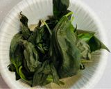 豚バラとトマトのコク旨ニンニクバジル炒め作り方3写真