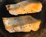魚嫌いさんにも⭐︎照り焼きサーモンソテー作り方3写真