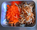 人参ごぼうと餅巾着鍋作り方1写真