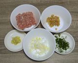 幸タレで至高の豚挽肉あんかけ焼きそば作り方1写真
