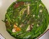 栄養満点♪豚ひき肉とニラの中華スープ作り方4写真