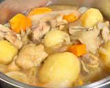 新玉葱と新じゃがが旨い♡鶏肉DE肉じゃが作り方4写真