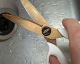キッチンばさみで海老の下処理作り方1写真