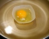 簡単！フライパンでカップ半熟卵作り方1写真