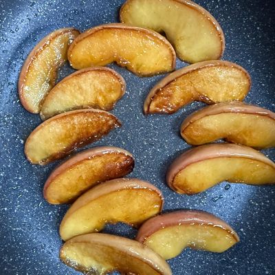 簡単おやつ！焼きりんご by なの花薬局（北海道） 【クックパッド