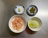 玉ねぎとオリーブを入れたエビパスタ作り方2写真