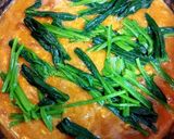 簡単ランチ！法蓮草トマト卵カレーうどん作り方4写真
