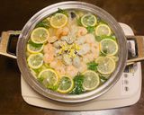 エビと牡蠣の塩麹レモン鍋!作り方4写真