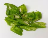 万願寺とうがらしときのこのポン酢炒め作り方1写真