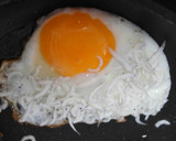 釜揚げしらすと青のりの目玉焼き作り方1写真