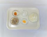 【離乳食後期以降】きのこと野菜のそぼろ丼作り方1写真