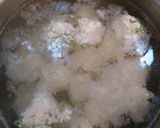 鶏団子と春雨のスープ作り方1写真