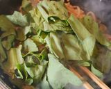 三つ葉と春菊と豚バラ肉の焼きうどん作り方10写真