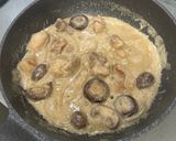 チキンのブルーチーズクリームソース煮作り方5写真