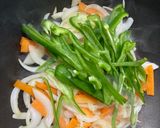 小学6年家庭科　野菜のいろどり炒め作り方4写真