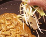 横濱ホルモン工房のホルモン焼きそば作り方3写真