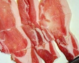 豚しゃぶしゃぶ肉の梅酒煮と野菜の和えもの作り方1写真