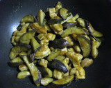 簡単！茄子と鶏肉のカレー炒め作り方6写真