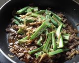 切干大根とオクラの肉炒め作り方3写真