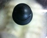市販の餃子をパリパリの羽根つきに！作り方5写真