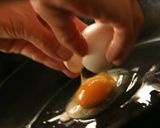 いつもの玉子でちょっぴり濃厚な目玉焼きに作り方4写真