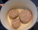 簡単！悶絶煮込みハンバーグ作り方1写真