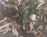 色々キノコとほうれん草の塩麹ソテー作り方5写真
