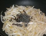 すぐできる☆もやしとニラの塩昆布炒め作り方3写真