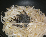 すぐできる☆もやしとニラの塩昆布炒め作り方3写真