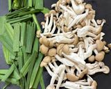 【作り置き副菜】ニラしめじのたまご炒め作り方1写真