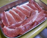 揚げ焼きした豚肉に簡単オーロラソース作り方1写真