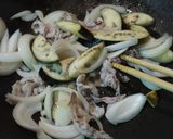 美味☆豚ばら肉と茄子のトマトスパ♪作り方1写真