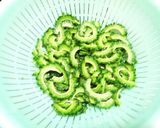 ☆ツナ入りゴーヤと玉ねぎのサラダ☆作り方1写真