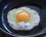お弁当に☆目玉つぶし焼き！作り方1写真