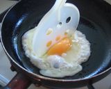 お弁当に☆目玉つぶし焼き！作り方2写真
