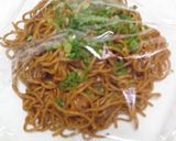 残った焼きそばdeオム焼きそば！作り方3写真