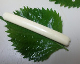紫蘇と梅を添えたチーズ入りちくわ☆作り方1写真