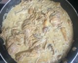 ポルチーニときのこと手羽元のクリーム煮！作り方4写真