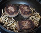 とろ～りチーズのトマト煮込みハンバーグ♪作り方1写真