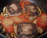 とろ～りチーズのトマト煮込みハンバーグ♪作り方2写真