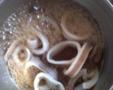 我が家定番☆イカと里芋の煮物作り方3写真